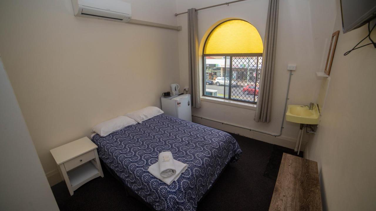 Australian Hotel Балліна Екстер'єр фото