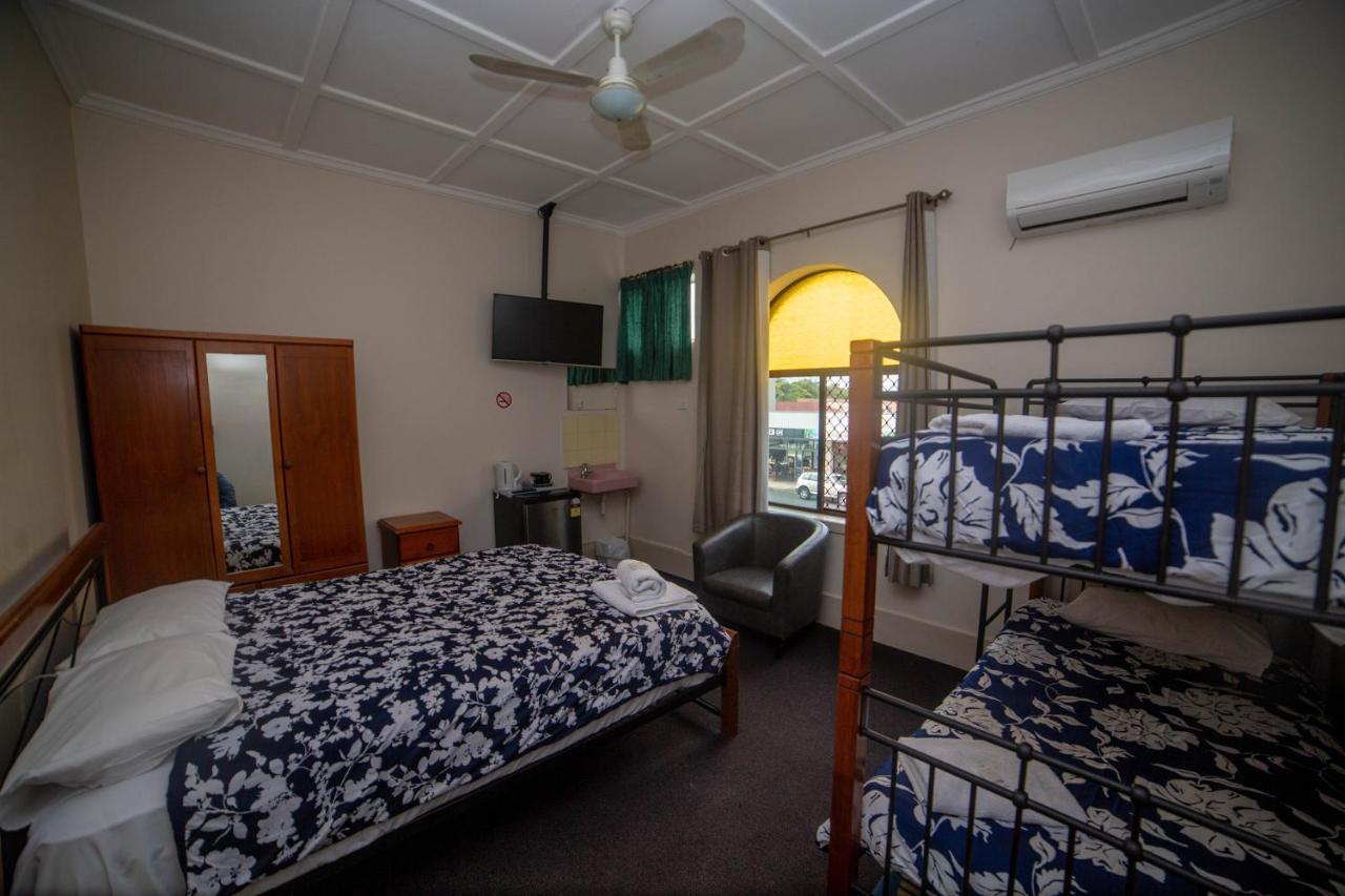 Australian Hotel Балліна Екстер'єр фото