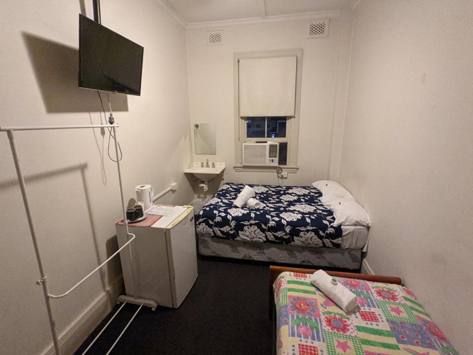 Australian Hotel Балліна Екстер'єр фото