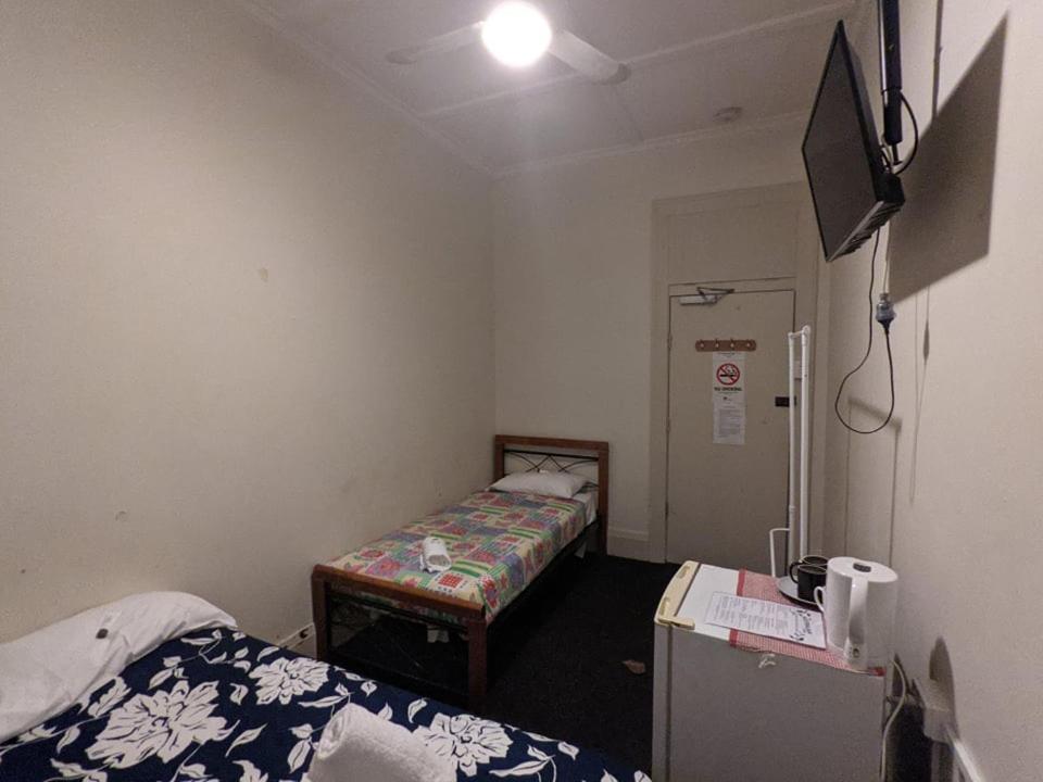 Australian Hotel Балліна Екстер'єр фото